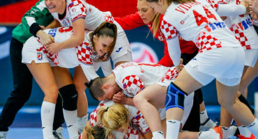 Hrvatske rukometašice u polufinalu Eura, utakmica života Ćamile Mičijević!