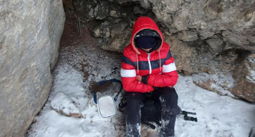 OPREZ GSS slučajno naišao i spasio 'planinara' sa snijegom zatrpanog brda
