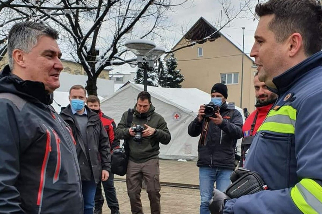 OSOBNO IM ZAHVALIO MILANOVIĆ Crveni križ ŽZH dostavio vrijednu donaciju za Petrinju