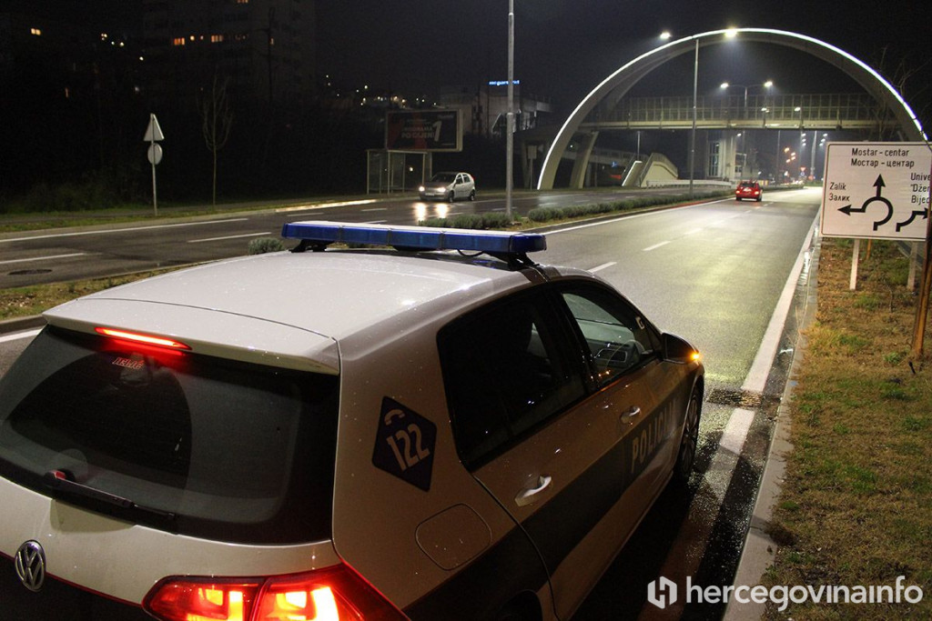 Policija na ulicama Mostara