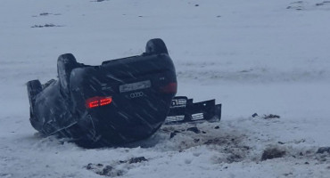 BLIDINJE Audi završio na krovu