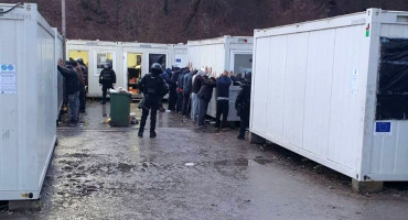 SARAJEVO Nakon napada na policiju izvršen pretres migrantskog kampa