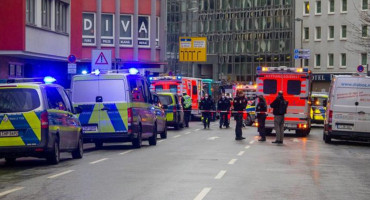 FRANKFURT Muškarac nožem ozlijedio nekoliko ljudi, policija blokirala ulice