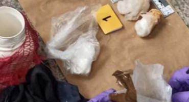 Službenici SIPA-e pretresli više lokacija, priveli jednu osobu, te zaplijenili kokain i marihuanu