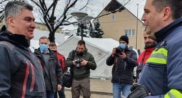 OSOBNO IM ZAHVALIO MILANOVIĆ Crveni križ ŽZH dostavio vrijednu donaciju za Petrinju