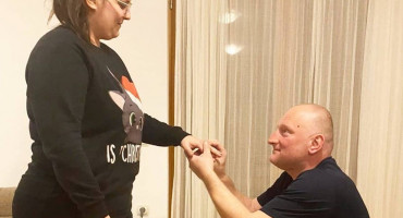 VIDIM TE U BIJELOM Dugogodišnji ekonom Zrinjskog zaprosio djevojku, Todorović otvarao šampanjac