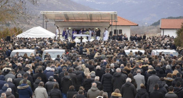 Tisuće na pogrebu rakitske mladosti, nema riječi, samo suze