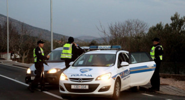 Počinitelj četiri današnja ubojstva pronađen mrtav u Vodicama