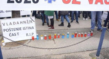 Zdravstveni djelatnici prosvjedi