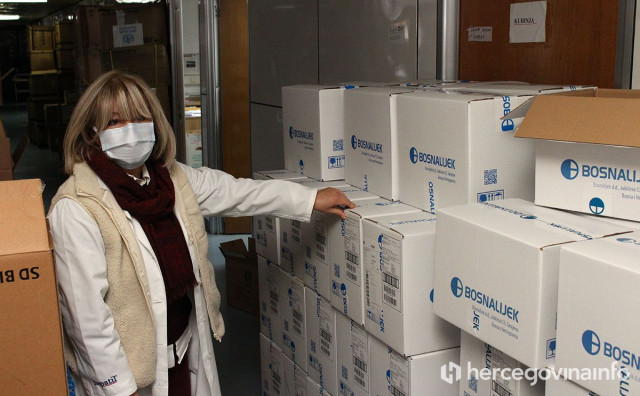 DONACIJA Mostarska bolnica dobila rukavice, maske, odijela ...