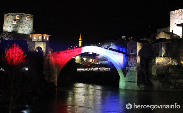 Sa Starog mosta u Mostaru poslana poruka za Petrinju i Posušje