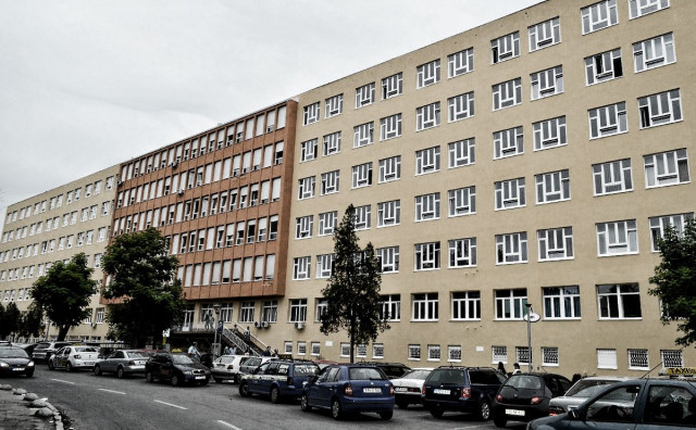 Nastavnik prijetio učenicima, a onda je hospitaliziran u Tuzli