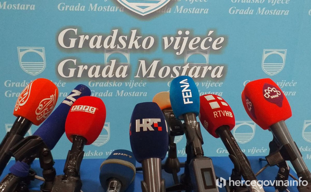 SJEDNICA GRADSKOG VIJEĆA Novinari se pobunili 'zbog vjenčanja', osigurana im prostorija, ali će pratiti putem YouTuba