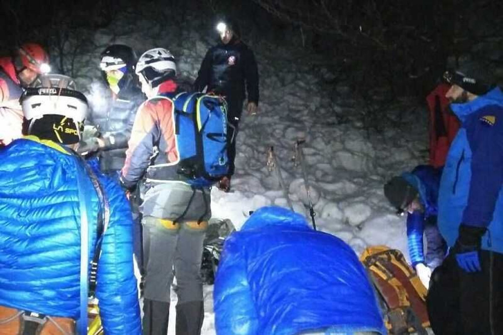 PRENJ Drugi alpinist spašen, uz pomoć helikoptera danas se nastavlja akcija izvlačenja tijela smrtno stradalog
