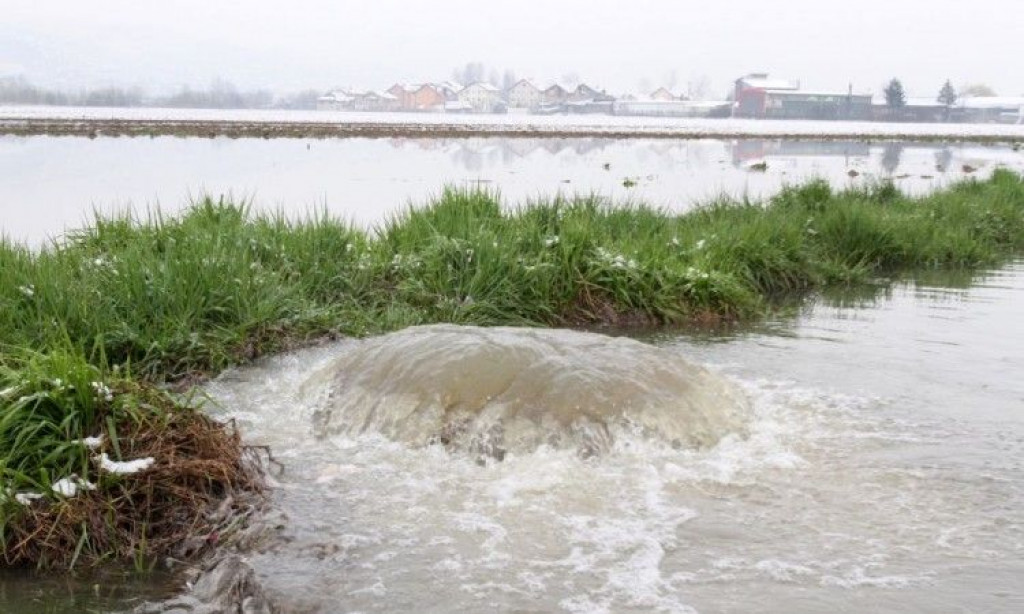 POPLAVE Voda ugrozila objekte u naseljima ispod Ljubuše