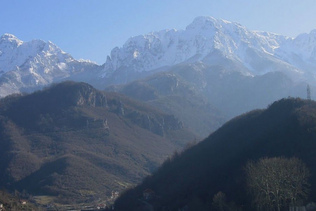 TRAGEDIJA NA PRENJU Poginuo jedan alpinist, GSS u akciji spašavanja drugog