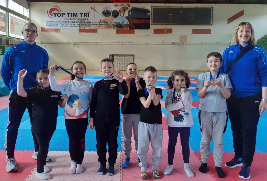 TAEKWONDO Mali mostarski borci osvojili čak 11 zlatnih medalja