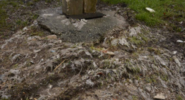 Na dječjem igralištu izvire fontana fekalija - nadležni upoznati, ali ne reagiraju!