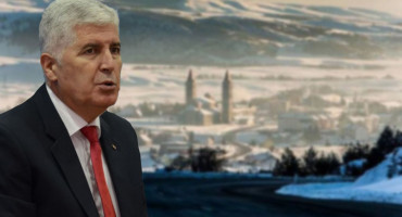 ČEKA SE ČOVIĆ Lovrić: Ja sam još u HDZ-u!; Ivić: Nije još gotovo!