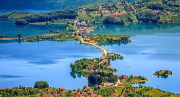 Ovo je jezero zbog kojeg još više jedva čekamo proljeće