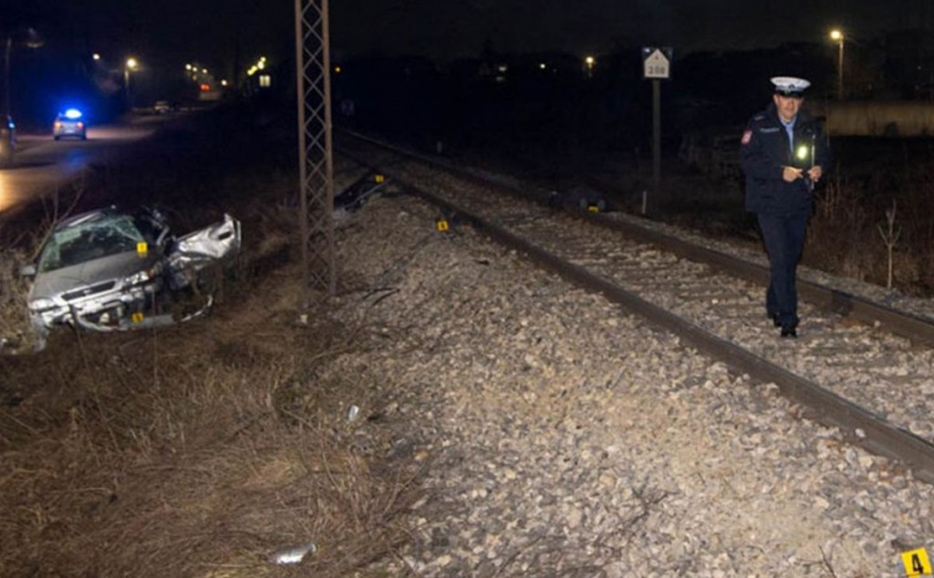 TRAGEDIJA KOD PRIJEDORA Vlak naletio na automobil, poginula žena