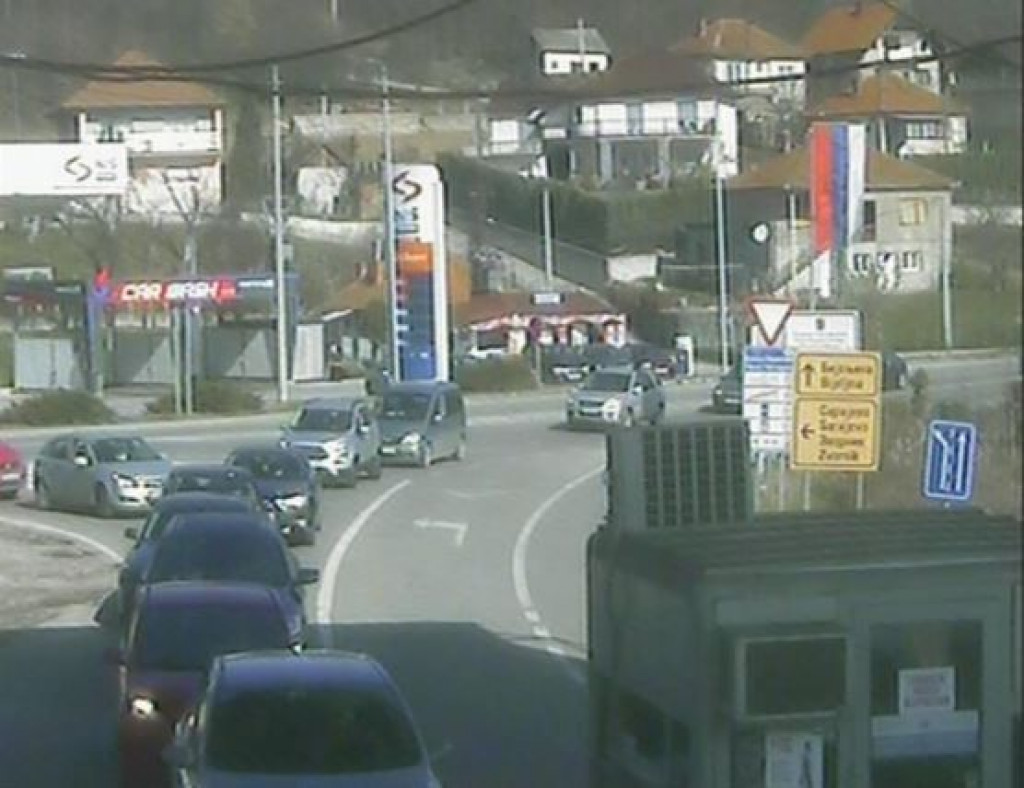 GUŽVE NA GRANICI BIH I SRBIJE Građani privatno, ali i organizirano odlaze na cijepljenje u Beograd