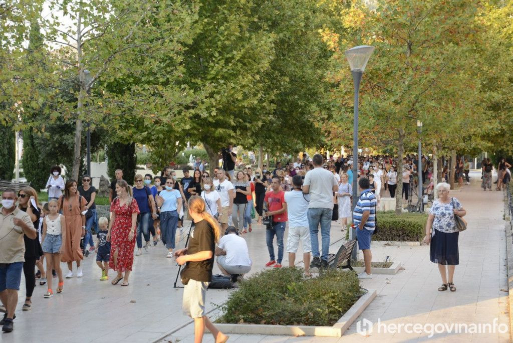 DJECA U KUĆE, RODITELJI NA ULICE Vlada FBiH o Čerkezovom prijedlogu koji nitko ne podržava