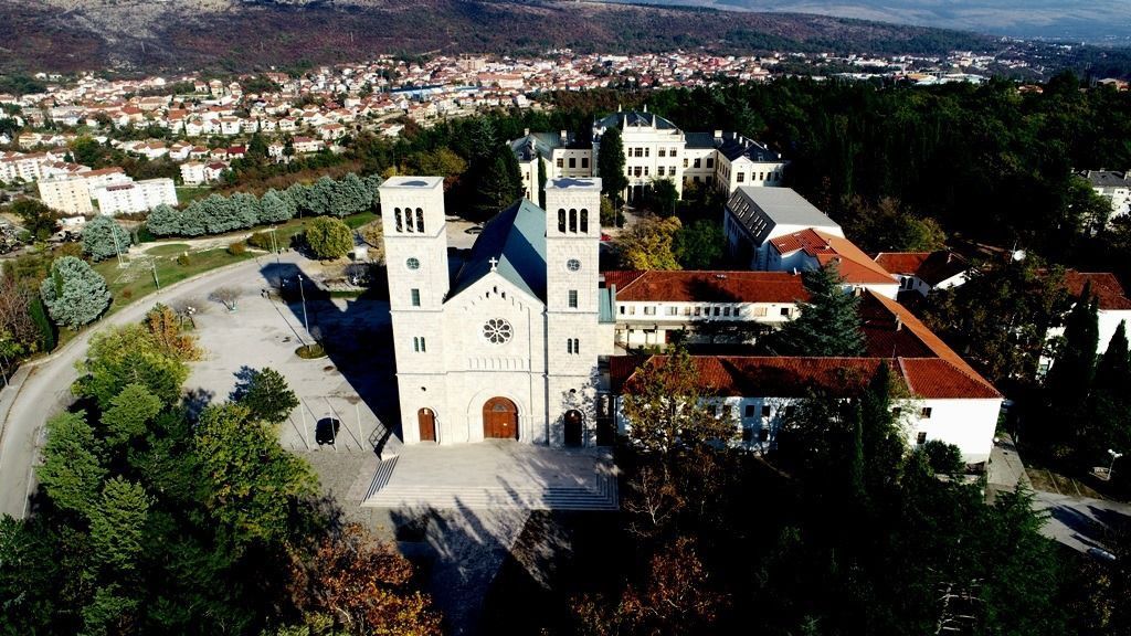 ŠIROKI BRIJEG Potpora za novorođeno dijete 500 KM, studentima 65 tisuća