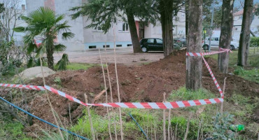 SANIRAN KVAR Nakon što je prekinuta vodovodna cijev, dio Mostaraca bio bez vode