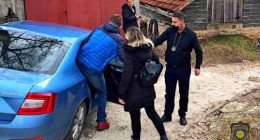 Konjic pornografija