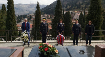 GODIŠNJICA Polaganjem cvijeća u Mostaru i Sarajevu, FUP odao počast Jozi Leutaru