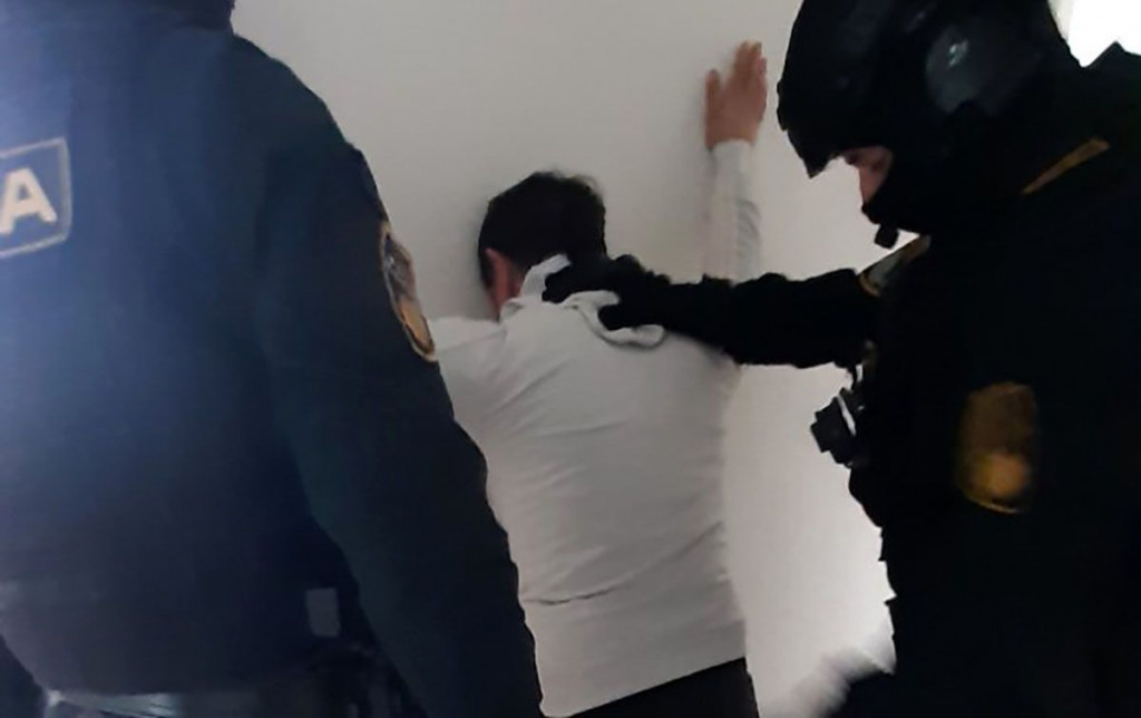 Uhićeni zbog spolnog odnosa s djetetom, zaplijenjene puške i pištolj