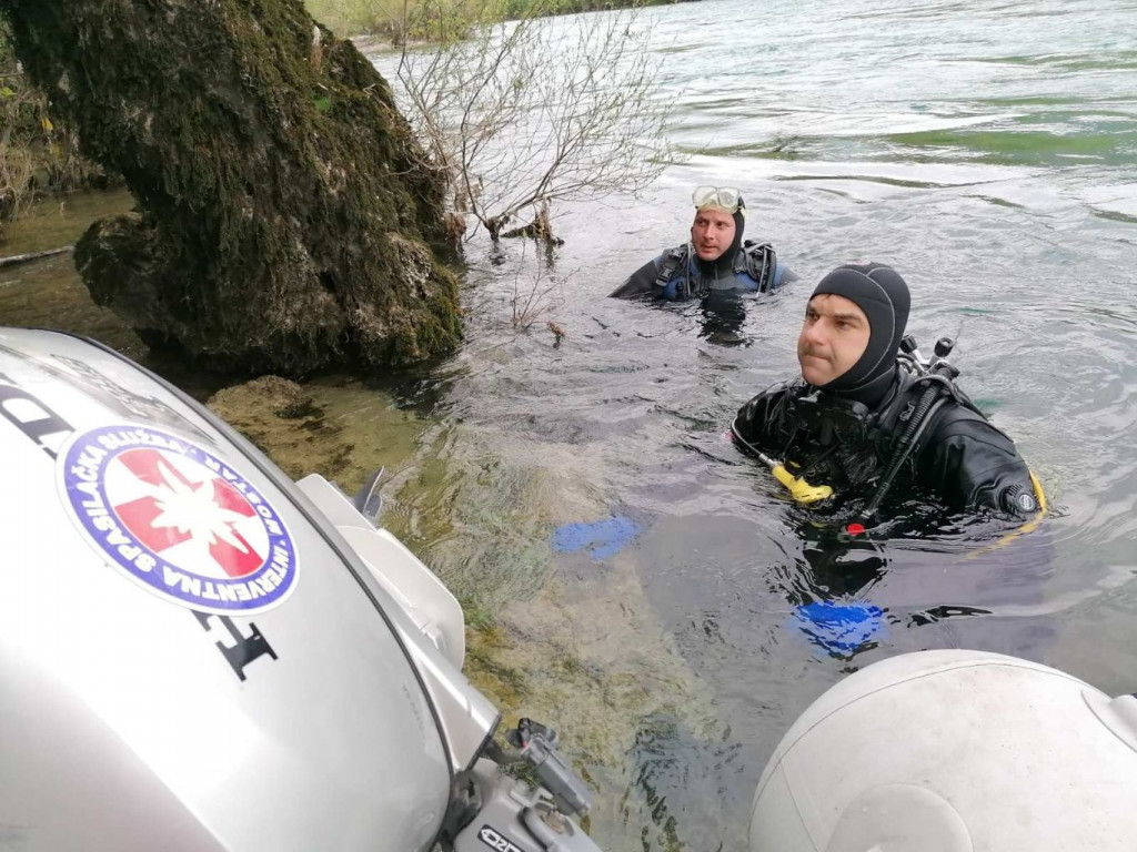 TRAGEDIJA U NERETVI Potvrđen identitet muškarca, traga se za njegovim sinom
