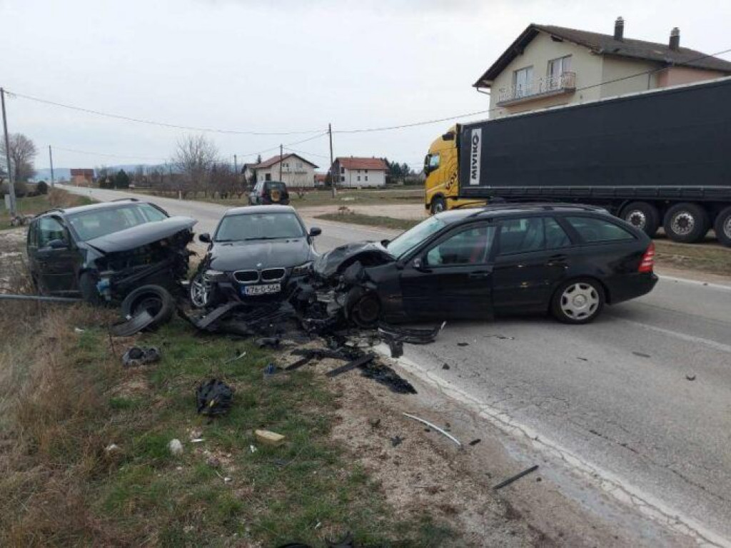 TOMISLAVGRAD - POSUŠJE U prometnoj nesreći ozlijeđene četiri osobe