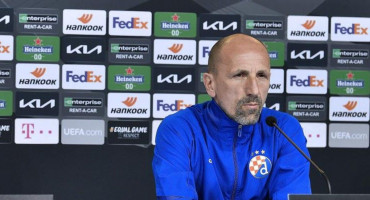DINAMO 'Damir Krznar nije teško bolestan'