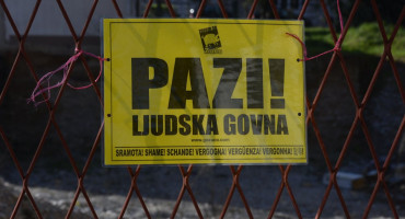 Aktivisti podsjetili Grad Mostar na rupu u središtu grada