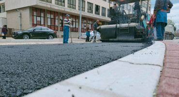 Asfaltira se nova četverotračna prometnica kod hotela Ero