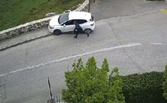 Guranje automobila u Mostaru postalo hit na društvenim mrežama