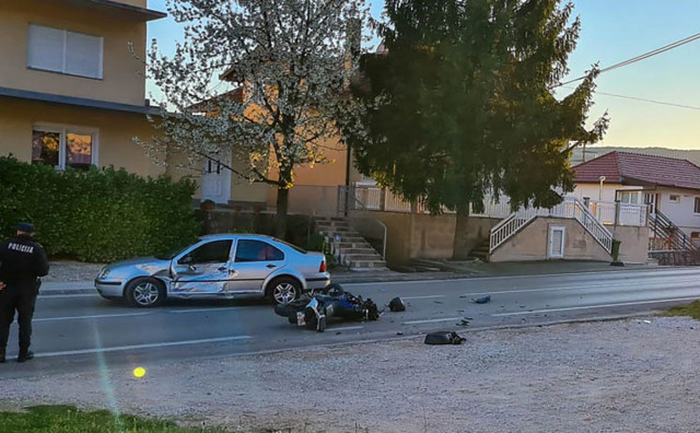 Sudar motocikla i auta