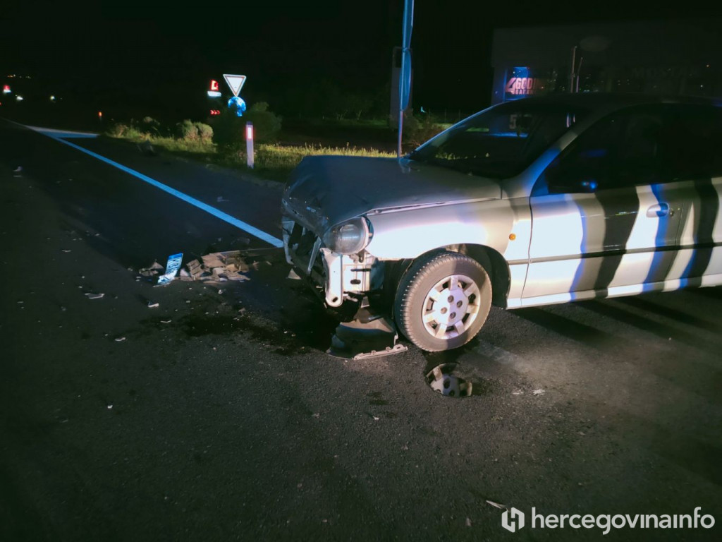 MOSTAR Veća materijalna šteta u sudaru dva automobila