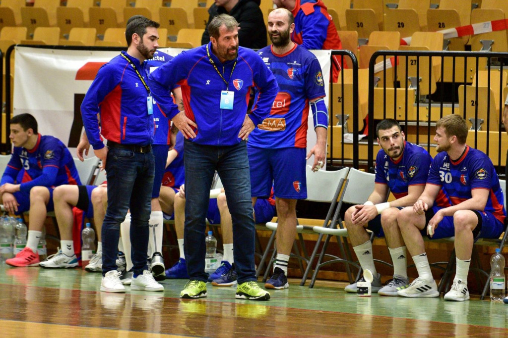 Uoči velikog rukometnog derbija u Ljubuškom, Veselin Vujović igra tenis u Međugorju