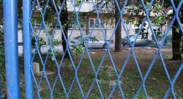 Investitori ogradili zatrpanu rupu u Ulici kneza Domagoja