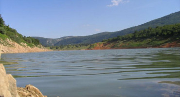 U Drvaru isti slučaj kao i u ostatku HBŽ: U Prekajskom jezeru uginula veća količina ribe