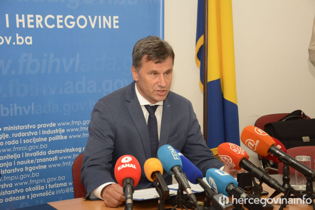 NOVALIĆ I SKOČIBUŠIĆ "Potpisali smo ugovor za nabavku pola milijuna doza kineskog cjepiva"