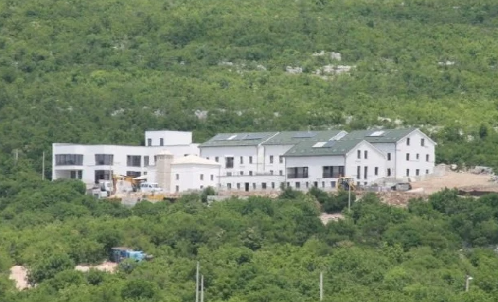 INVESTICIJA OD 4,5 MILIJUNA Iznad Mostara izgrađen moderni kompleks Islamske zajednice BiH