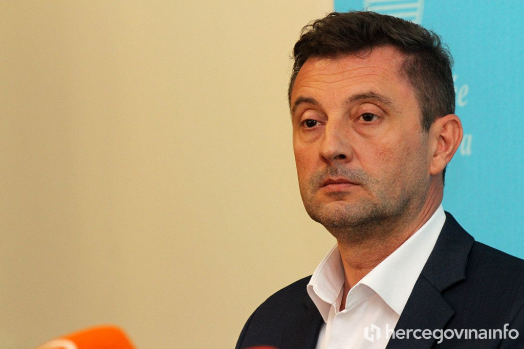 MARIO KORDIĆ "Sve ovo nema smisla. Domovi zdravlja su postali ured potvrda za putovanja"