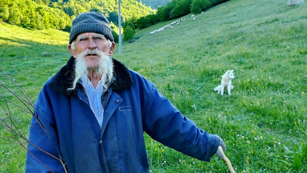 Nedo je najstariji pastir u BiH, u nedovršenoj vikendici spava, kuha i sprema bez struje i vode