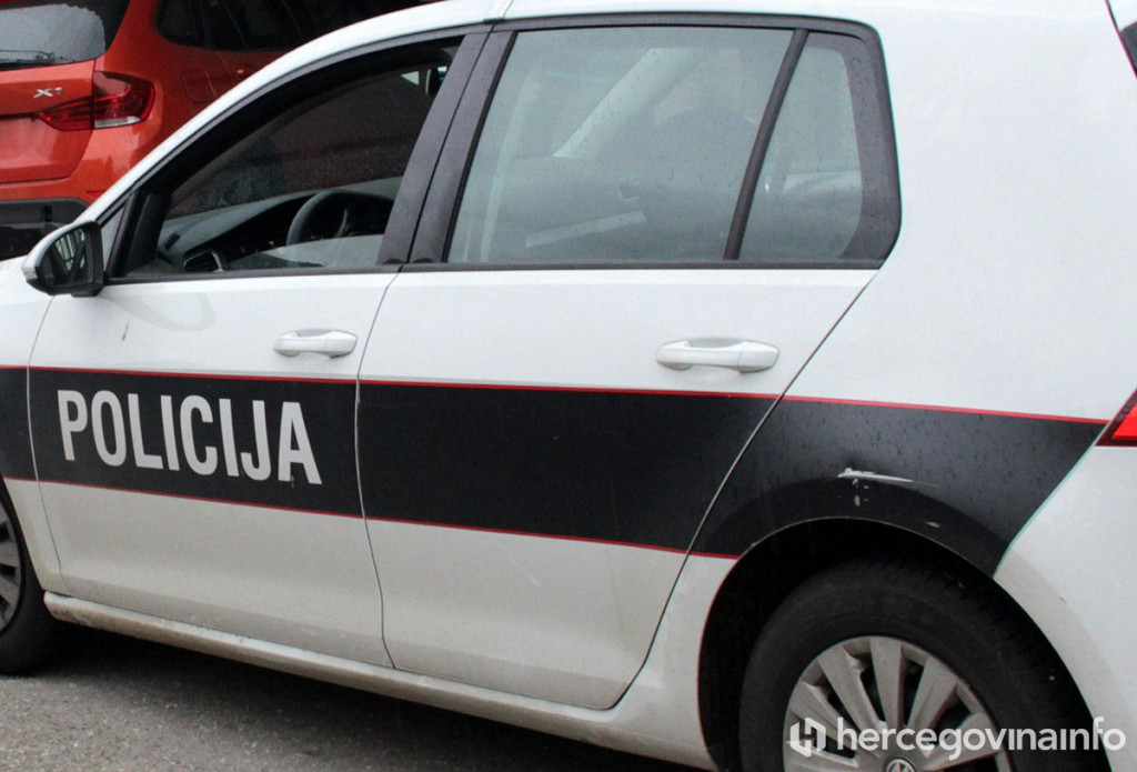 SANKCIONIRANJE U POKRETU Dva policijska presretača na M-17