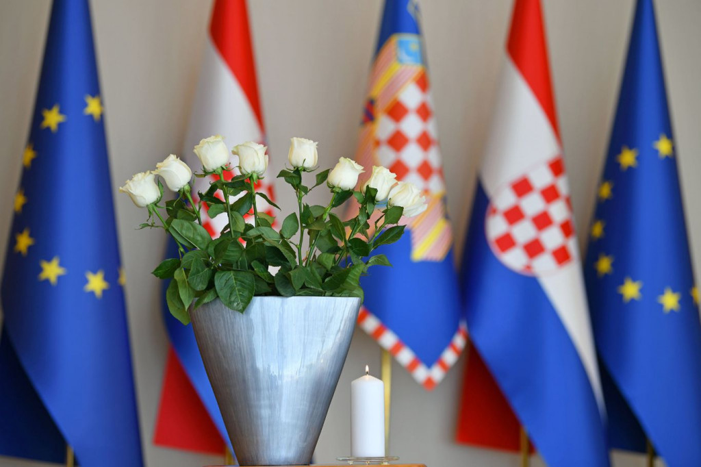 MILANOVIĆ "Danas se prisjećamo jednog od najtužnijih događaja u povijesti hrvatskog naroda u BiH"