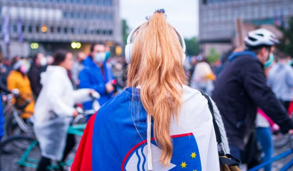 SLOVENIJA PROGLASILA KRAJ "Epidemija koronavirusa je završena!"
